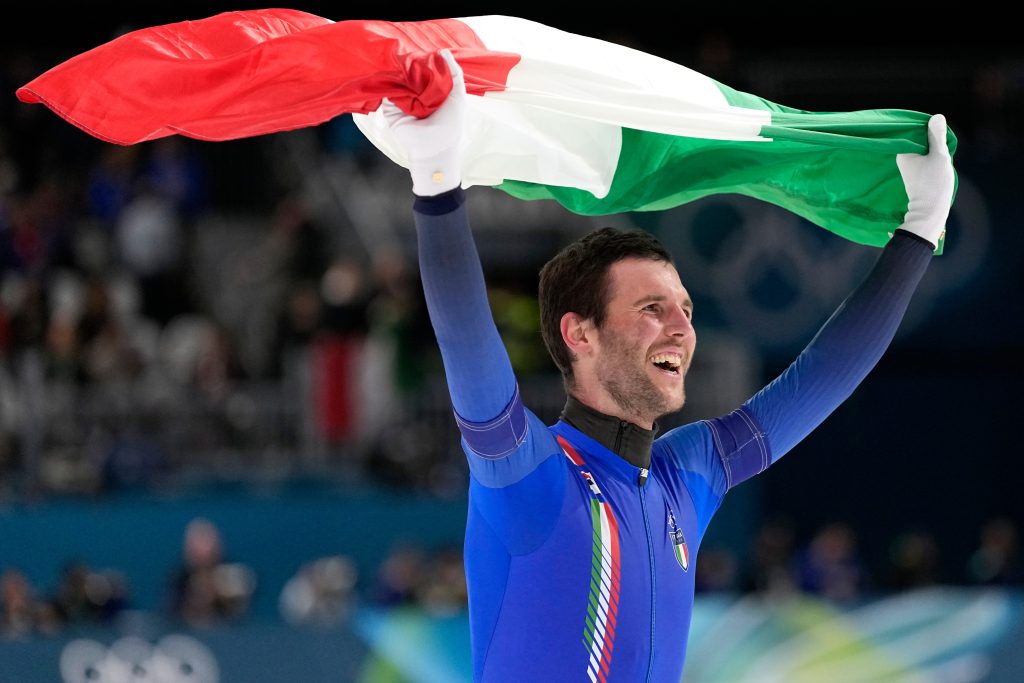 Italy pulls off stunner in Olympic speedskating